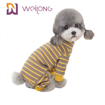Os pijamas preto e branco listrados do cão da manta do verão personalizaram o fio tingido