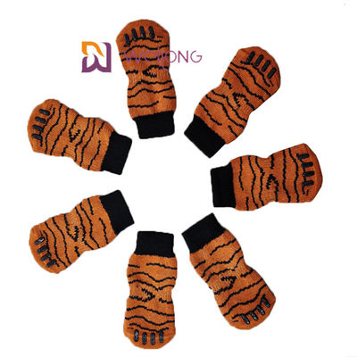O Spandex do algodão desliza não a imitação das peúgas do cão de Tiger Stripes para as patas dos cães